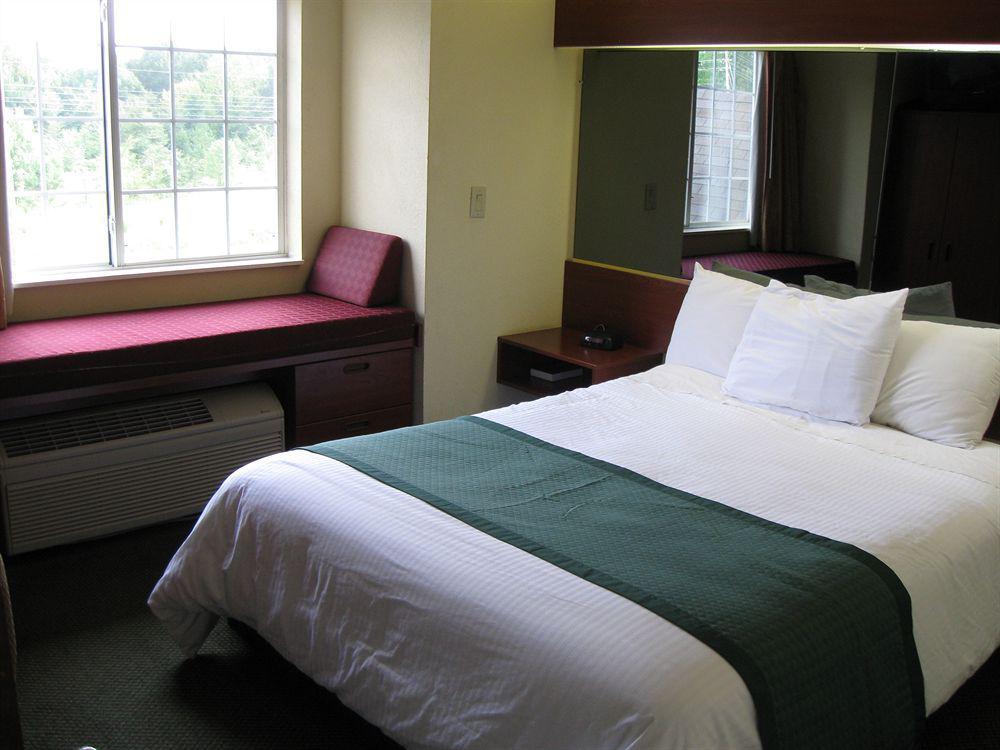 Microtel Inn & Suites By Wyndham Thomasville Esterno foto